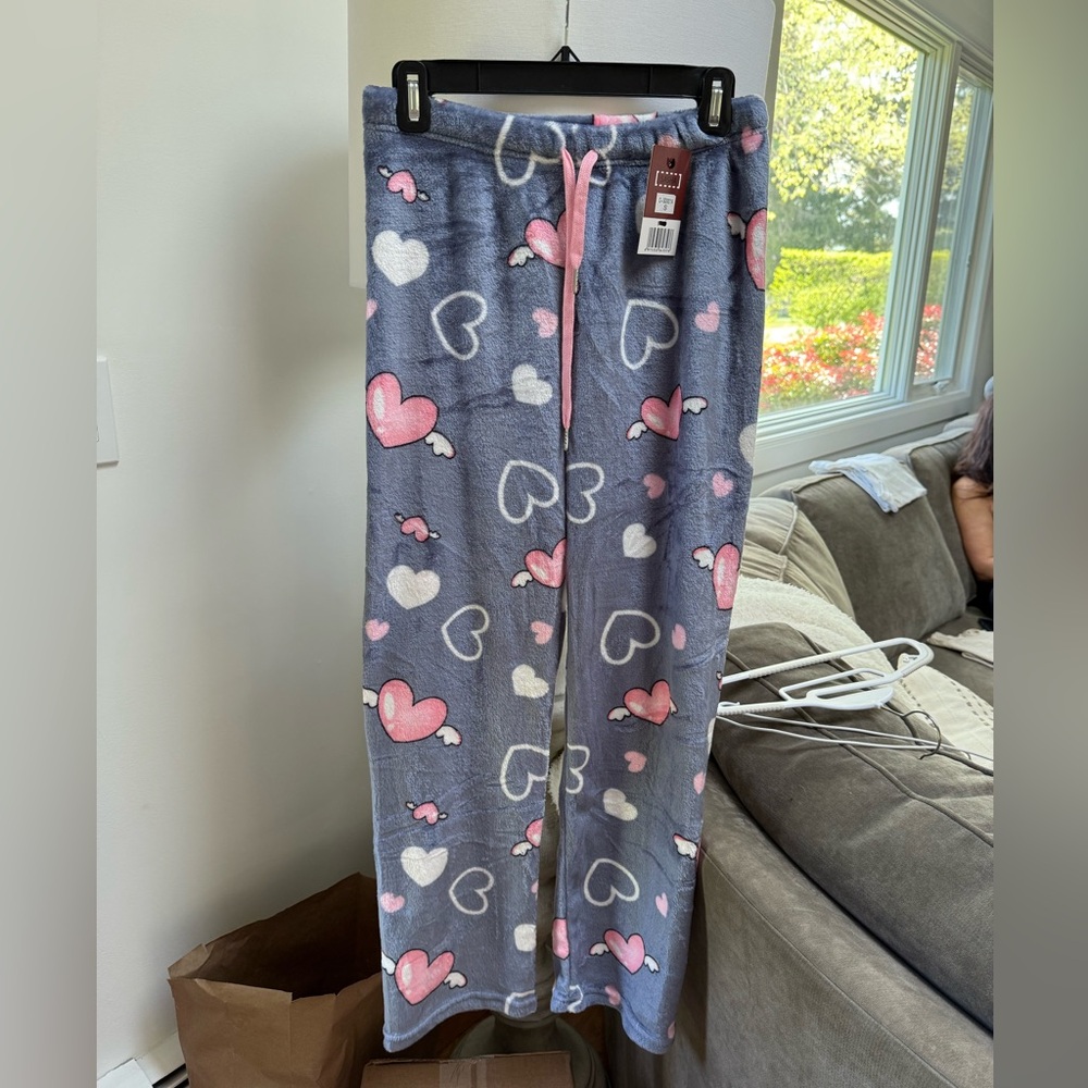 NEVER WORN cozy Heart Print Plush Lounge Pants - Gray with Pink & White Hearts